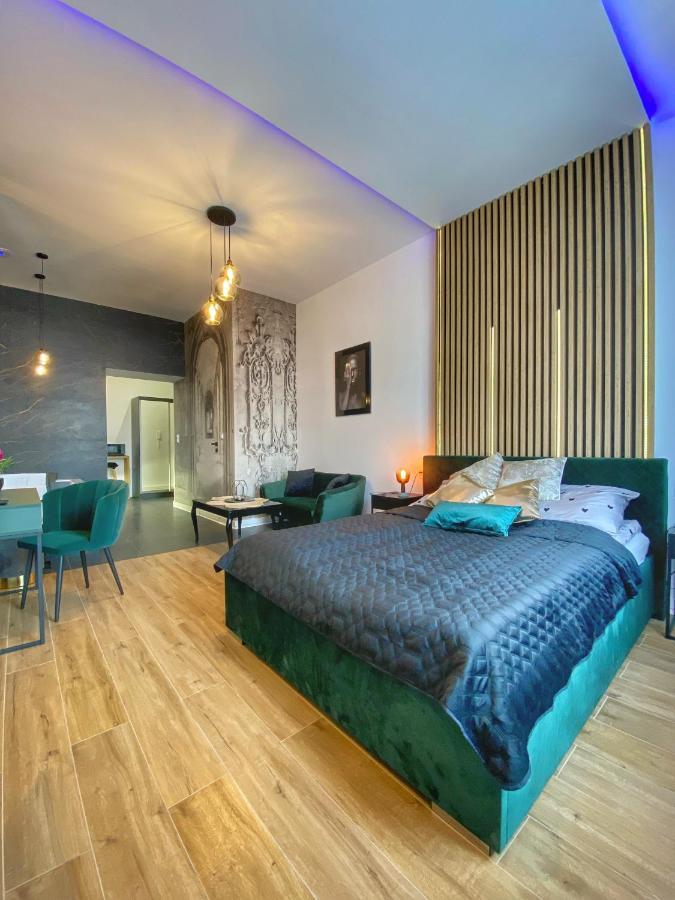 Apartament Czarny Z Jacuzzi Краков Экстерьер фото