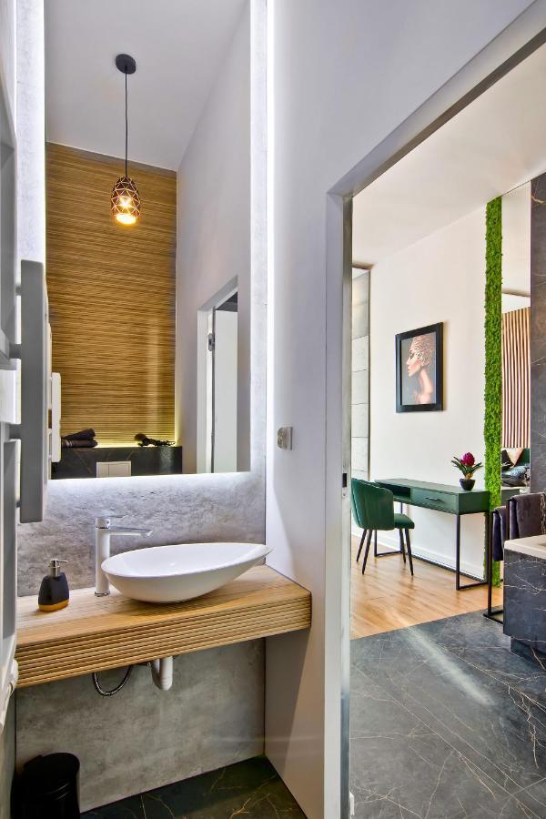 Apartament Czarny Z Jacuzzi Краков Экстерьер фото