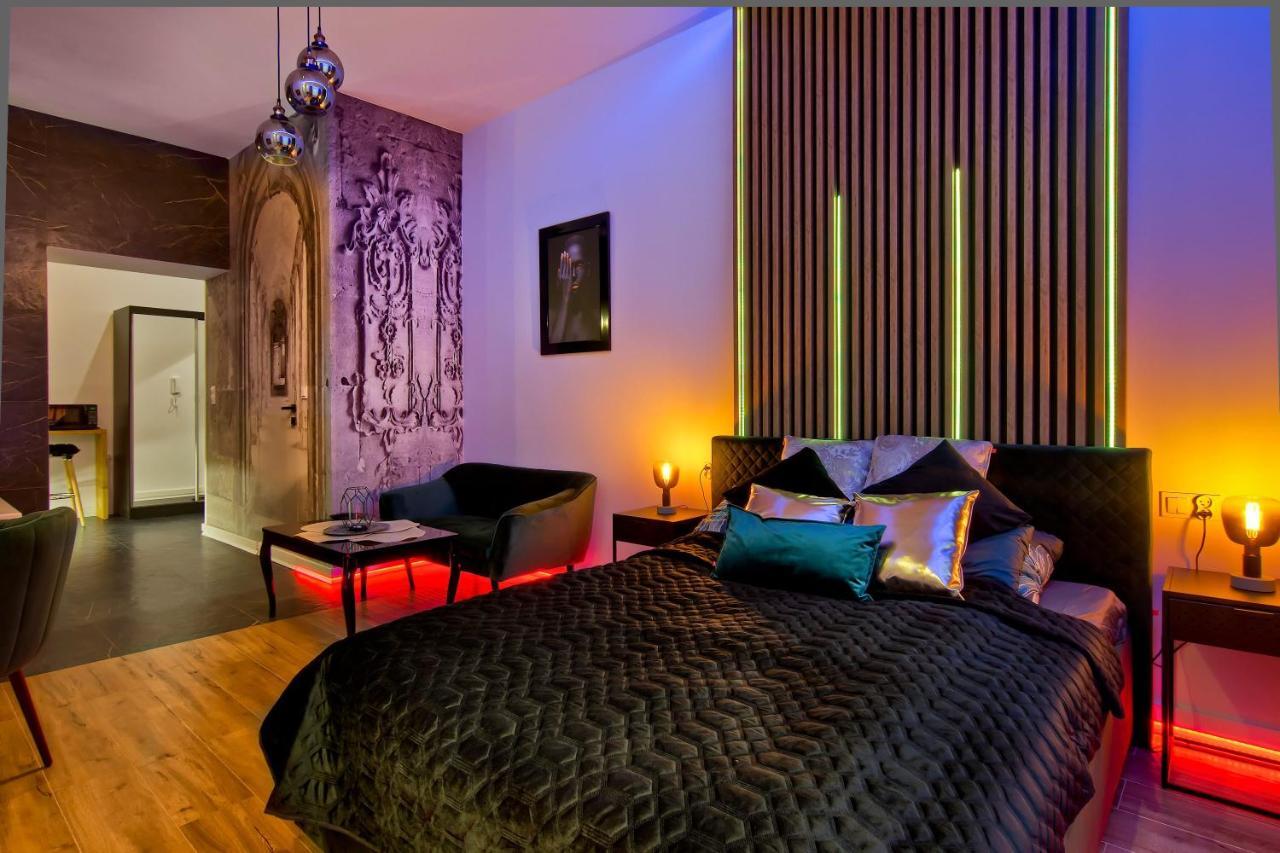 Apartament Czarny Z Jacuzzi Краков Экстерьер фото