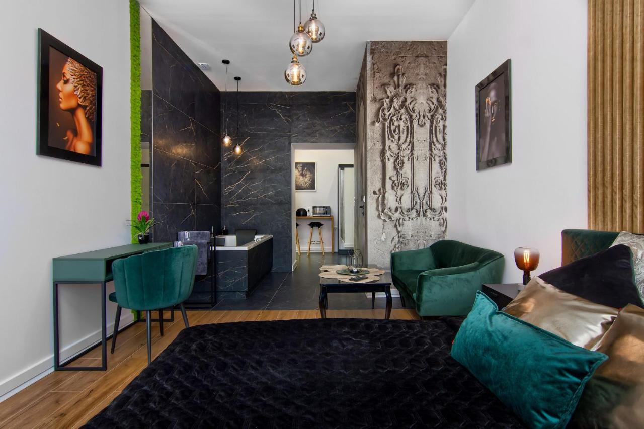 Apartament Czarny Z Jacuzzi Краков Экстерьер фото