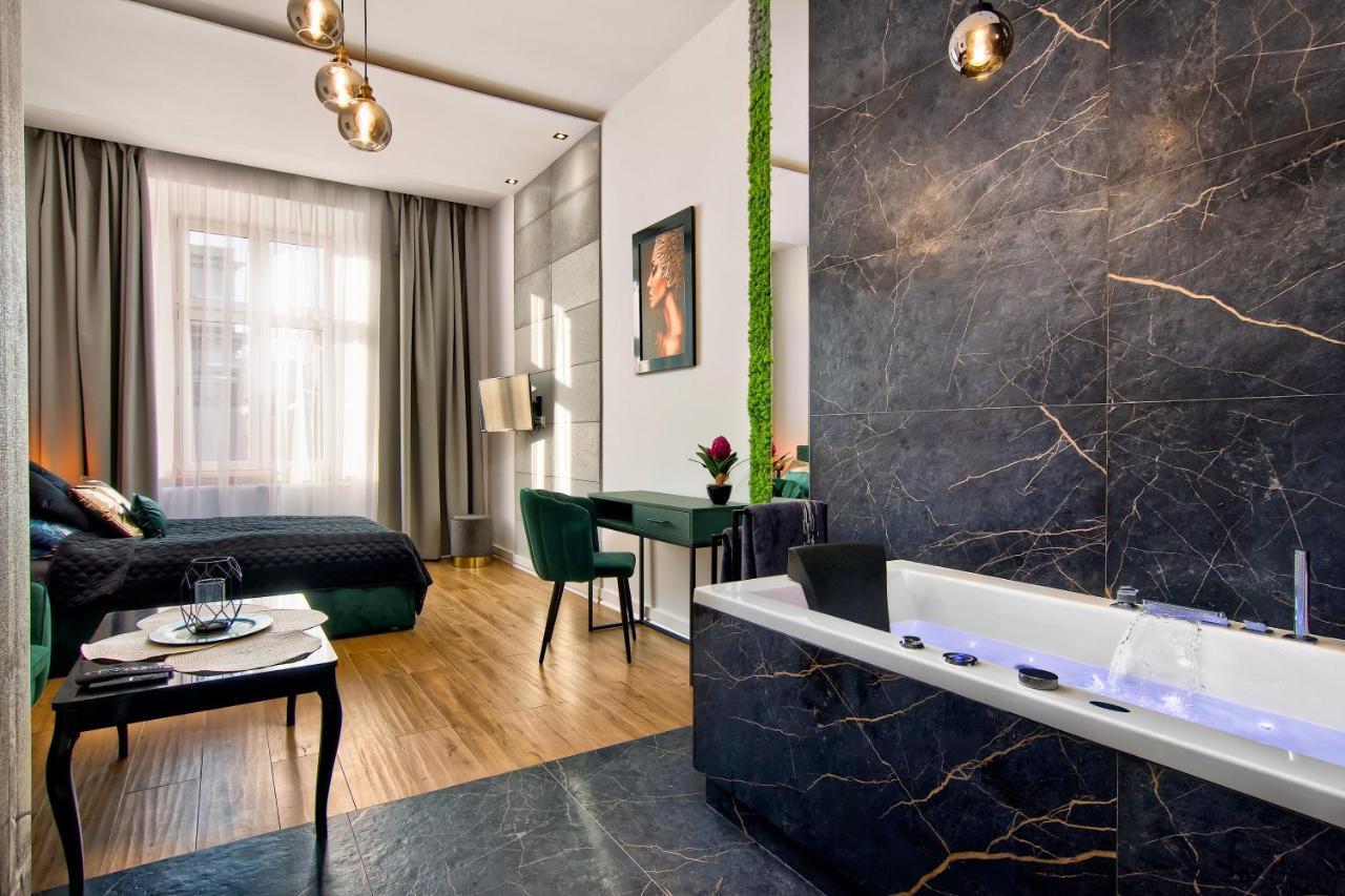 Apartament Czarny Z Jacuzzi Краков Экстерьер фото